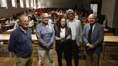 La coordinadora de la actividad, Isabel Moci�o, acompa�ada de los ponentes de la primera jornada  