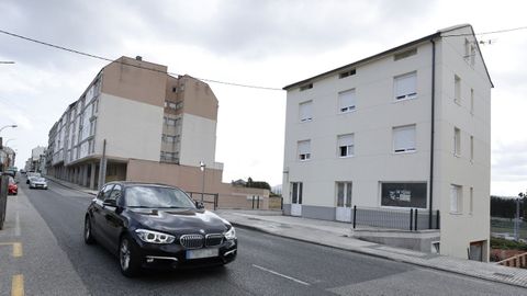 En el acceso al casco urbano de Foz por la avenida de Asturias se vende por 210.000 euros este inmueble recientemente rehabilitado
