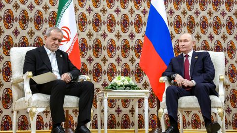 El presidente ruso, Vladimir Putin, y su hom�logo iran�, Masoud Pezeshkian, en una imagen de archivo.