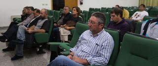 Anteayer, en el p�sito de Burela, autoridades y gestores pesqueros hablaron de vertidos. 