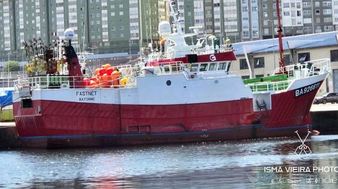 Un pesquero de capital coru��s embarranc� en Irlanda