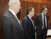 De izquierda a derecha, Javier Etcheverr�a, presidente de Abanca, Juan Carlos Escotet, vicepresidente y Diego Calvo. 