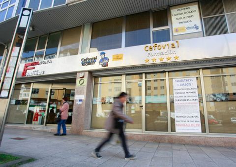 Las autoescuelas no están funcionando porque no pueden presentar alumnos a examen. 