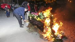 Laxe llor� la despedida y quema de su Cayetano