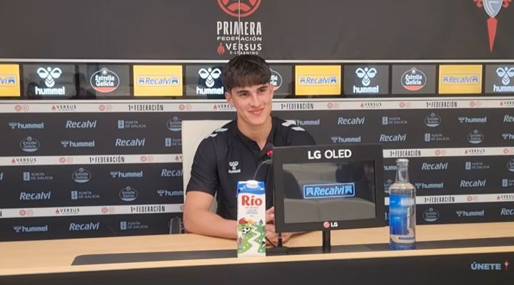 El jugador del Celta Fortuna�Pablo Gavi�n, en la rueda de prensa posterior al triunfo frente al Bilbao Athletic.