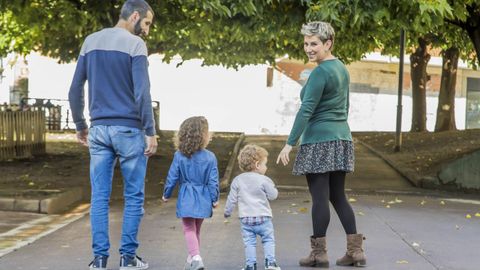 Sandra Mart�n tiene un hijo de su primera relaci�n (no aparece en la imagen) y dos de su actual matrimonio con David.
