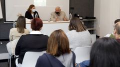 El Grupo Lence organiza diversas actividades para ganaderas (en la foto, un curso de formaci�n para mujeres, desarrollado en colaboraci�n con la Cruz Roja).