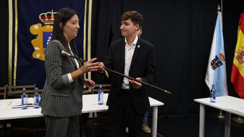 Lu�s P�rez Barral cede el bast�n de mando a Mar�a Sampedro.