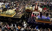 Imagen de una de las procesiones m�s multitudinarias de Ferrol.