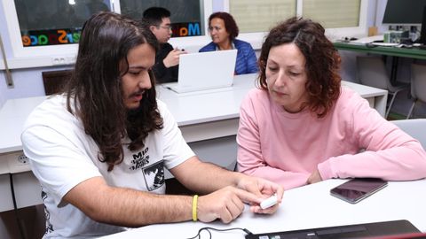 El alumno Jos� Antonio Prego, con M�nica Blanco