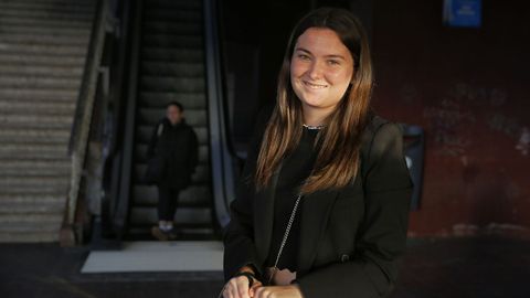 Sara Bardanca dice haberse quidado varias ocasiones tirada por la falta de plazas del bus A Corua-Ferrol
