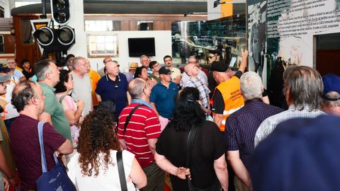 Los viajeros recibieron explicaciones sobre las instalaciones del museo y los materiales históricos que conserva