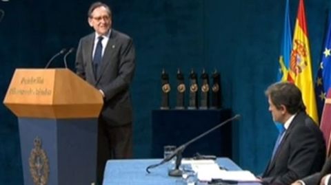 Matías Rodríguez Inciarte, durante la lectura de su discurso en el Campoamor
