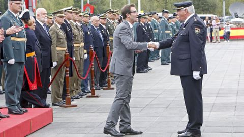 Fiesta de la Guardia Civil. Imposici�n de medallas