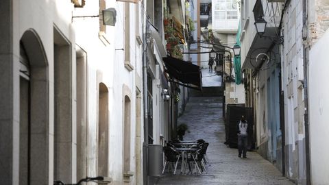 Las calles Melit�n Corti�as, Juan Garc�a Junceda, Fern�ndez Vitorio, Rosal�a de Castro y Vicente Coci�a, conectadas entre s�, son el epicentro de la marcha nocturna de Viveiro