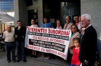 Siguen las protestas de ribadenses todos los jueves reclamando el cobro de las preferentes.