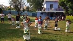 Las tradicionales carreras de sacos fueron uno de los juegos que m�s gust� a los ni�os.