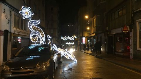 Ana arranc el alumbrado navideo en la coruesa avenida de Hrcules