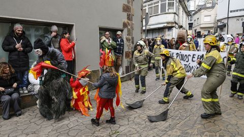 Desfile en Viana do Bolo.