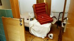 Destrozos en todas las estancias de la casa rural de A Ba�a