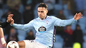 El jugador del Celta Miguel Rom�n, durante un partido.