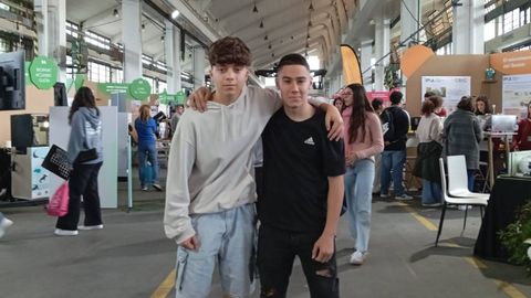 Hugo Cosme y Pelayo Mart�nez, alumnos del IES de Llanera