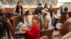 As Gharbosas levan os Cantos de Nadal o barrio do Pi�eiri�o en Vilagarc�a