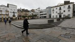 A la derecha, la casa consistorial, donde se decide a qu� se dedica el dinero de todos los viveirenses