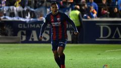 Cucho Hern�ndez celebrando uno de sus goles al Zaragoza