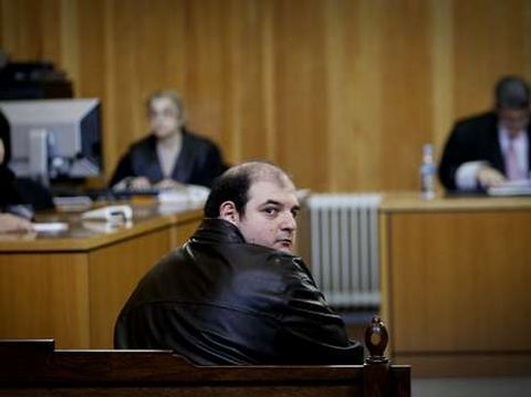 El acusado, en el banquillo de la Audiencia.