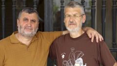 Xan Lopes e Inácio Martínez, ante el Concello de Ferrol. 