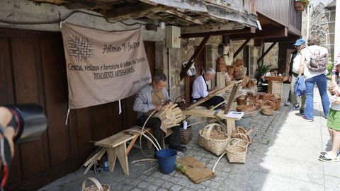 Os artesns traballaron en vivo e explicaron os segredos dos seus oficios