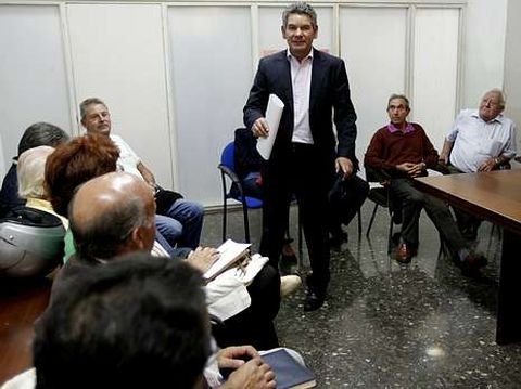 Santos H�ctor Rodr�guez en su �nica reuni�n con la Federaci�n.