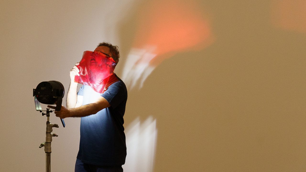 La Bienal de Pontevedra desembarca en Vigo con la «performance» de Marc Vives