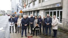 Concejales, diputados y senadores del PP, ante el edificio de Obras P�blicas