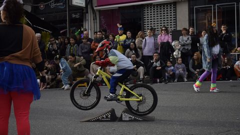 Desfile de entroido de Barbad�s por las calles de A Valenz�