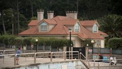 Este chal�, que se vende por 2,8 millones de euros, es de los m�s caros y tiene una salida directa a la playa de Bastiagueiro