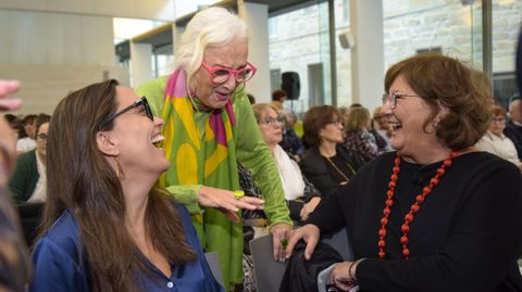 De izquierda a derecha, las periodistas Marta García Aller, Mariola Cubells y Olga Viza, este sábado en Pontevedra.