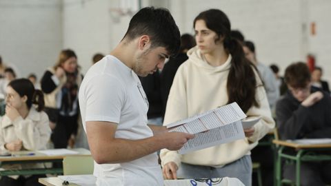 Repasos antes de los exámenes de la PAU en el IES Vilar Ponte, en Viveiro