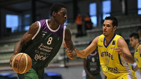 Romaric Belemene, nuevo fichaje del Uni�n Financiera Oviedo