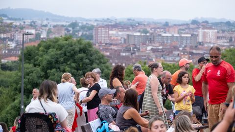 Eclipse total en Asturias desde el Parque de los Pericones, en Gij�n