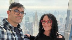 Pili Arest�n y Juan Carlos Sampedro, vecinos de Ribeira que residen en Nueva York desde los 80