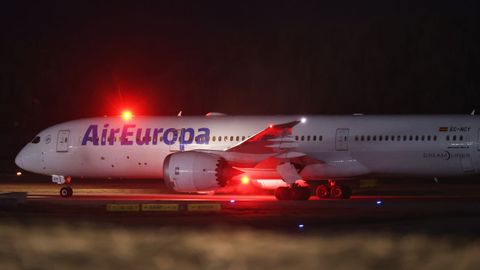 Fotograf�a del primer vuelo de Air Europa que ha aterrizado en Venezuela tras la reapertura del tr�fico a�reo