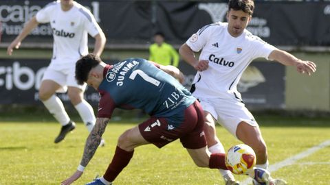 Diego impide un ataque de los locales.