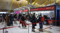 Mostradores de facturaci�n de Iberia, en el aeropuerto Adolfo Su�rez Madrid Barajas. 