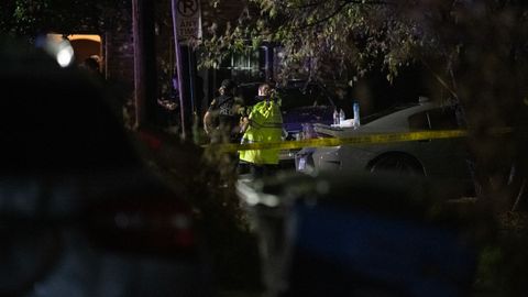 Servicios de emergencias en la zona donde se ha producido un tiroteo en Dallas