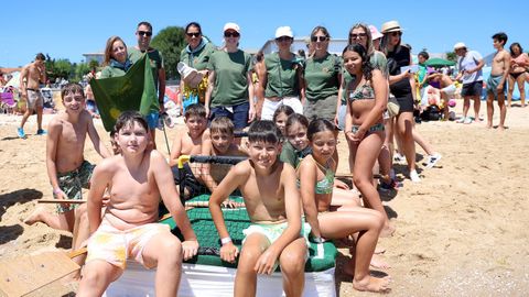 Festa da Dorna: Rejata de Embarcasi�ns feitas a machada e pan de millo na playa de Coroso