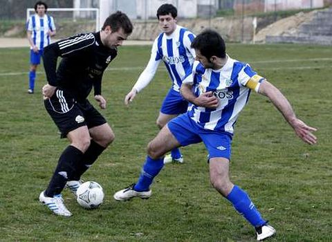 Los jugadores de Emilio Garc�a sufrieron un serio correctivo en A Medela ante el Sada.