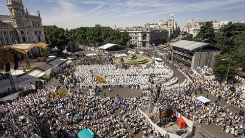 La organizaci�n asegura que se superaron los 1,5 millones de asistentes a la misa del papa en Cibeles