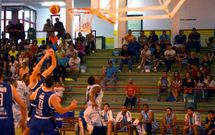 Las gradas del pabell�n de Marz�n presentaron un notable aspecto. 